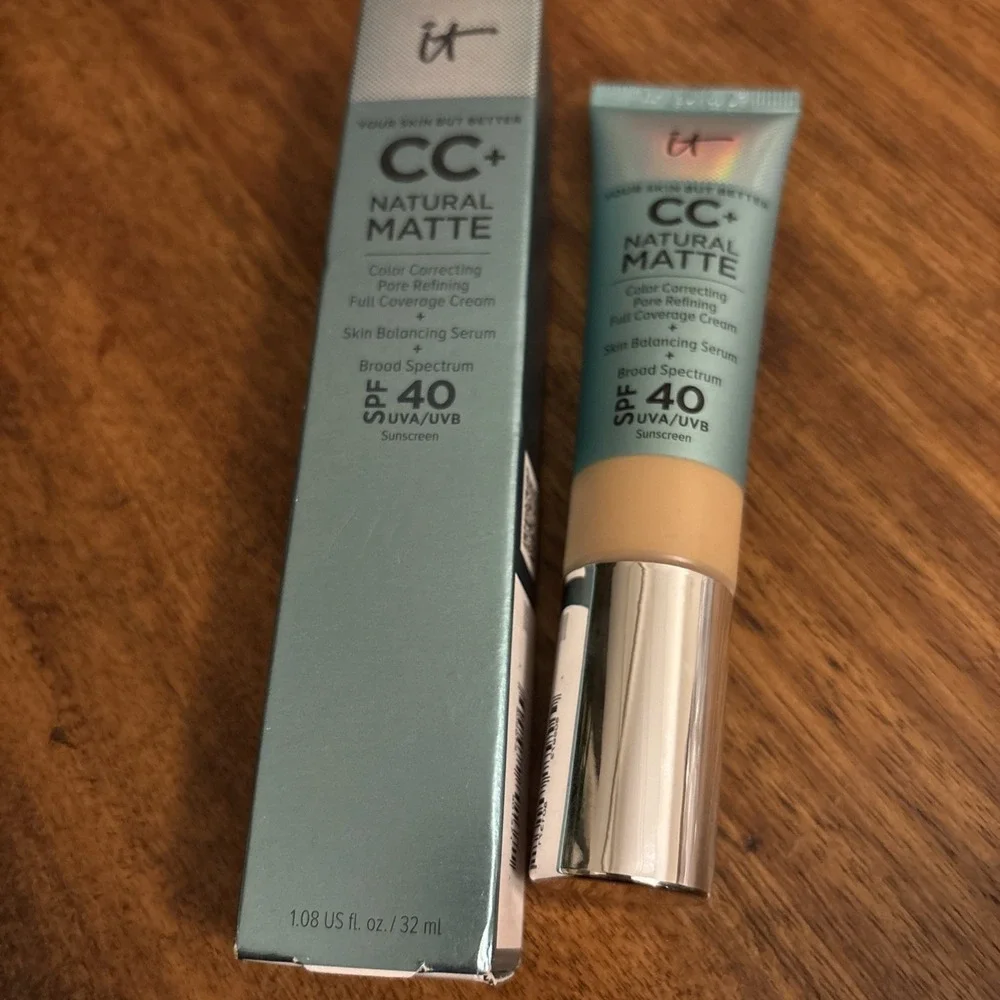 IT COSMETICS ~ CC+ NATURAL MATTE FULL COVERAGE CREAM ~ LIGHT ~ 1.08 OZ